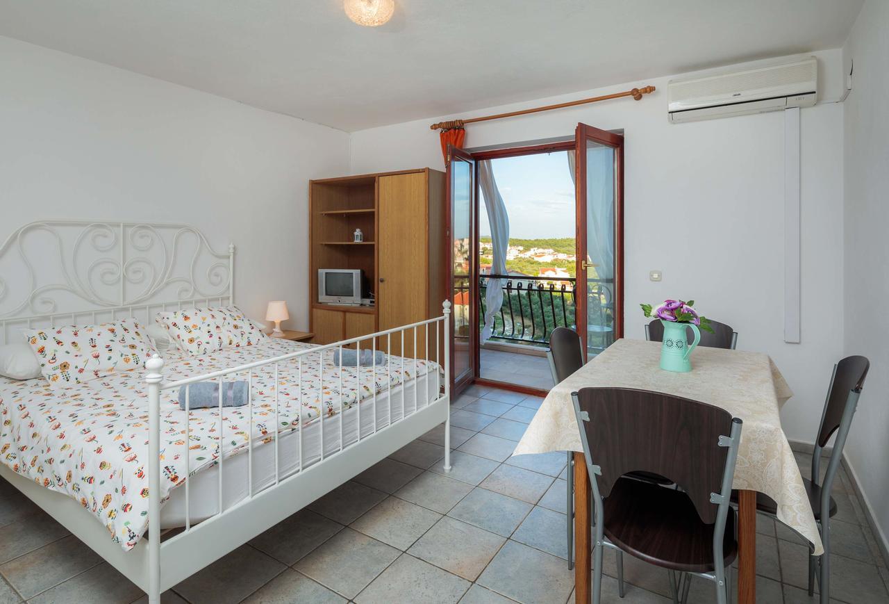 Apartments Loncar Сегет-Враниця Екстер'єр фото