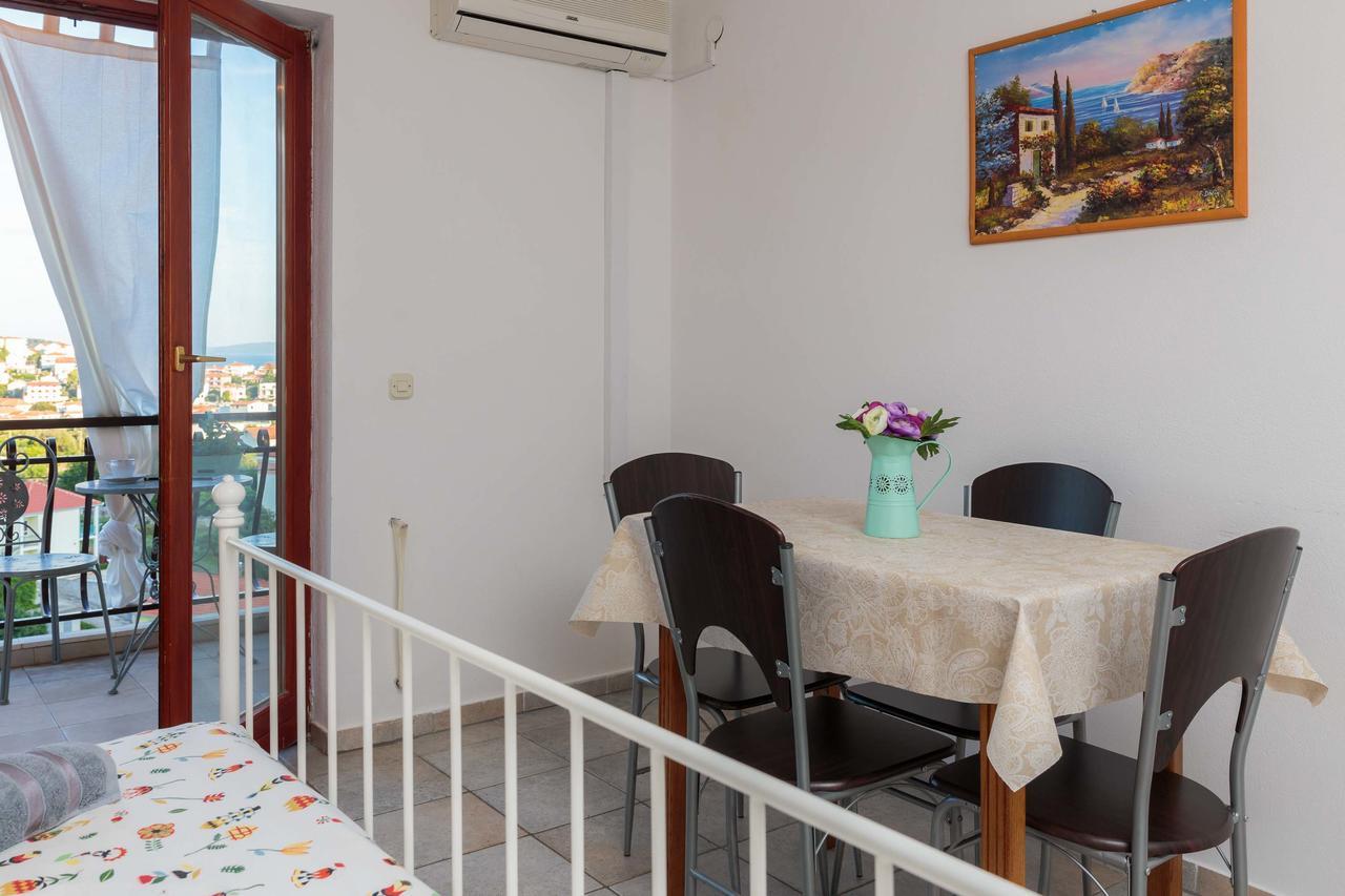 Apartments Loncar Сегет-Враниця Екстер'єр фото